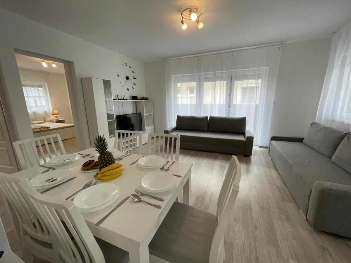 Sorrento Deluxe Apartment - Jacuzzi Siófok Eksteriør billede